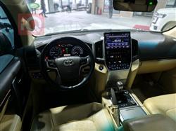 تۆیۆتا لاند کروزەر